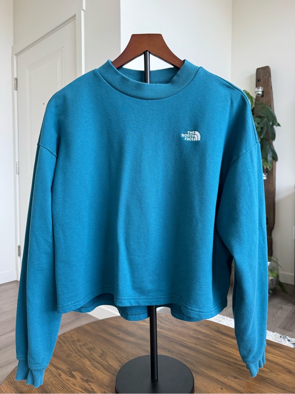 The North Face Women's Teal Pullover Crew Sweatshirt